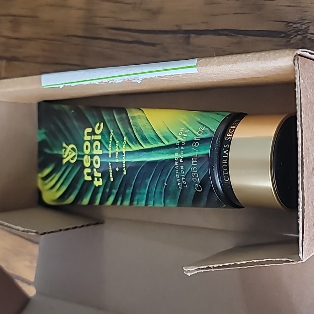 Victoria's secret midnight heatwave neon tropic lotion LIMITED EDITION